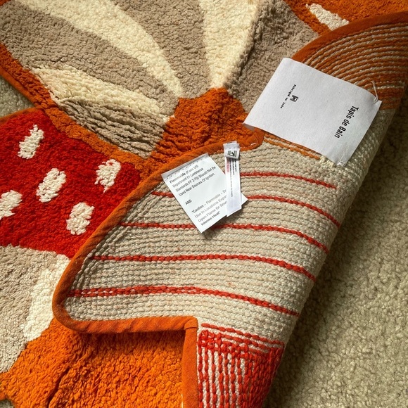 NWT Urban Outfitters Home Mushroom Tufted Shag Bath Mat - Picture 9 of 13